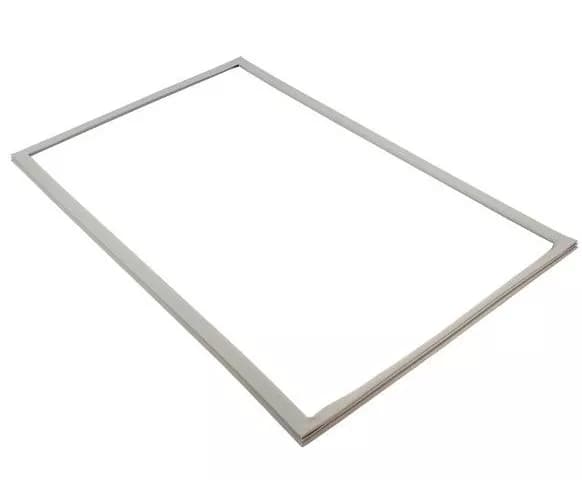 🚪 Těsnění dveří 840 x 572 mm / 84 x 57,2 cm do chladničky Whirlpool Indesit - 480132101188