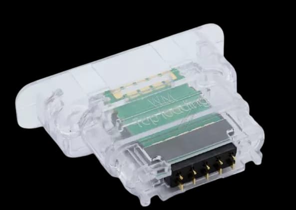 🔌 Adaptér k pračce 48200009566 – originální díl Whirlpool Indesit Ariston