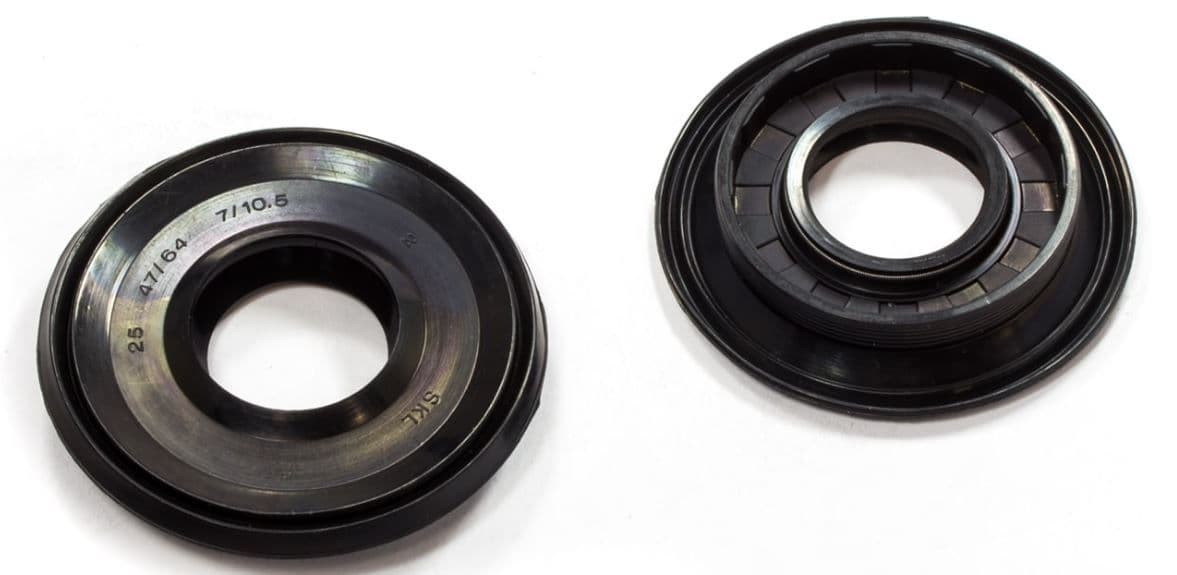 🛠️ Gufero k pračce 25x47/64x7/10,5 mm – Whirlpool Indesit – 042890